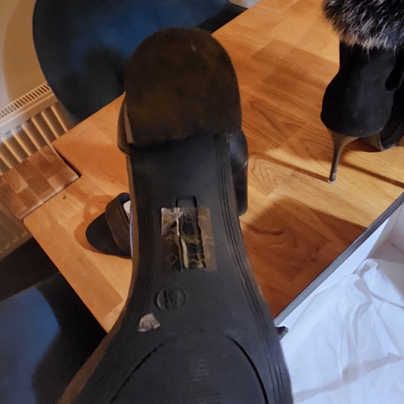 Le Chateau black Hills , 4in, size 6.5 - Picture 7 of 11